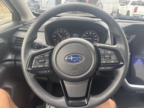 Used 2024 Subaru Crosstrek 2.0i Premium image 17