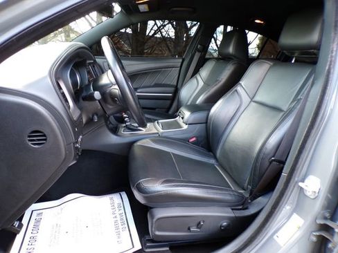 Used 2023 Dodge Charger SXT w/ Plus Group RWD image 15