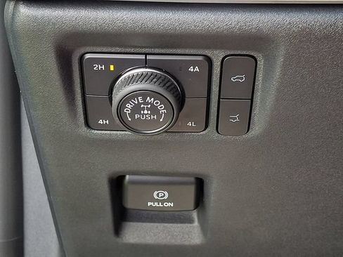 Used 2025 Ford Expedition Tremor AWD/4WD image 20