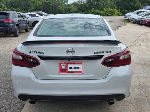 Used 2018 Nissan Altima 2.5 SR w/ SR Midnight Edition FWD image 5