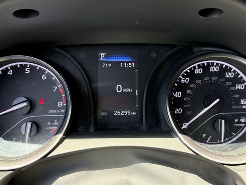 Used 2023 Toyota Camry SE FWD image 7