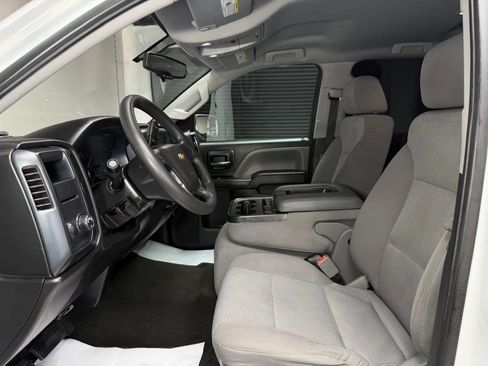 Used 2018 Chevrolet Silverado 1500 Custom w/ Custom Convenience Package RWD image 22