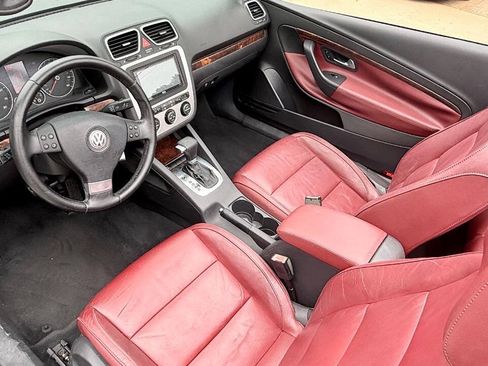 Used 2009 Volkswagen Eos Lux FWD image 30
