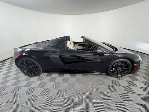 Used 2018 McLaren 570S Spider image 33