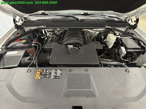 Used 2018 Chevrolet Suburban Premier AWD/4WD image 18