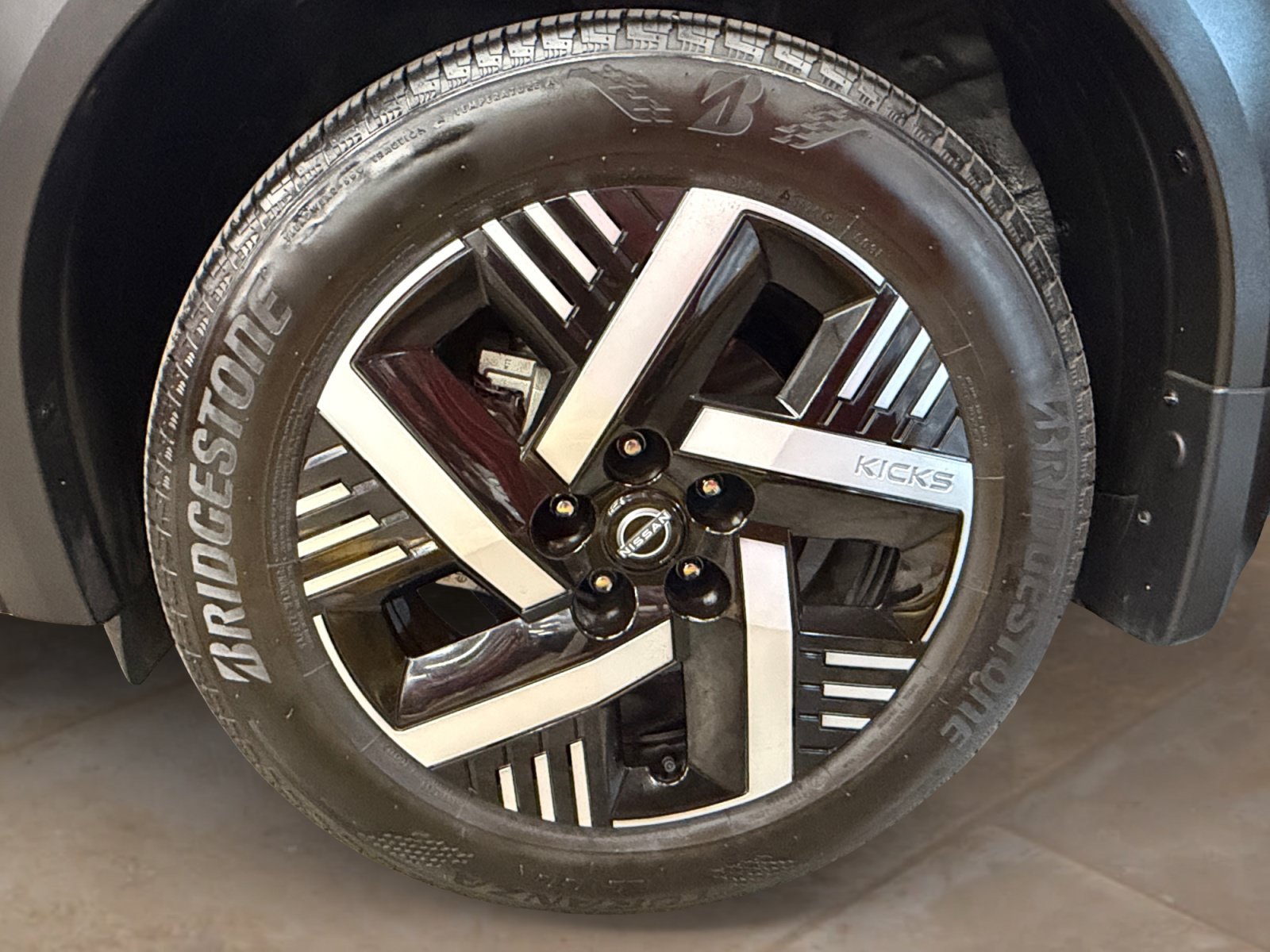 Used 2025 Nissan Kicks SV FWD image 28