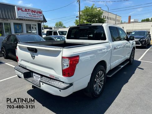 Used 2017 Nissan Titan SL RWD image 5