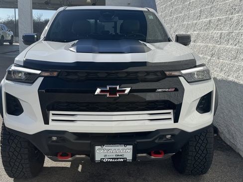 Used 2025 Chevrolet Colorado ZR2 w/ Midnight Edition image 5