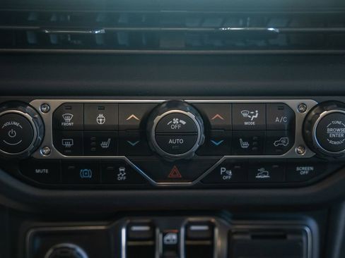 New 2025 Jeep Wrangler Unlimited Rubicon 4xe image 22