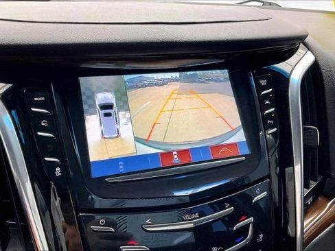Used 2019 Cadillac Escalade ESV Luxury AWD/4WD image 22