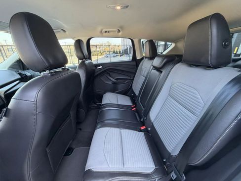 Used 2018 Ford Escape SE w/ SE Sport Appearance Package image 22