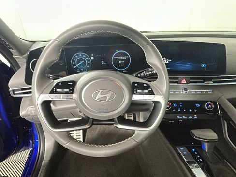 Certified 2025 Hyundai Elantra SEL FWD image 14