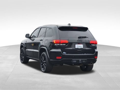 Used 2022 Jeep Grand Cherokee Laredo X AWD/4WD image 9