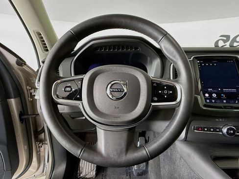 Certified 2025 Volvo XC90 B5 Core w/ Protection Package Premier image 11