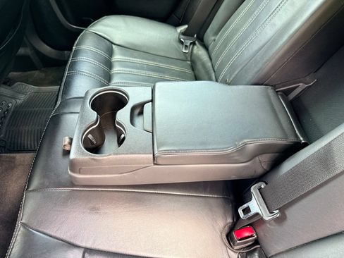 Used 2015 Chrysler 300 S RWD image 30