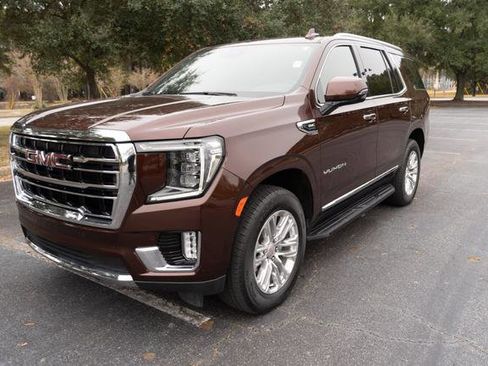 Used 2023 GMC Yukon SLT w/ SLT Luxury Package image 7