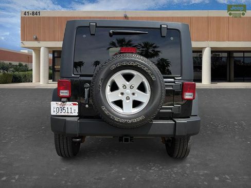 Used 2013 Jeep Wrangler Unlimited Sport image 7