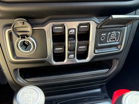 Used 2023 Jeep Wrangler Unlimited w/ Cold Weather Group image 27