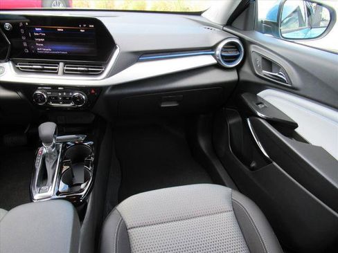 New 2026 Chevrolet Trax LT w/ Sunroof Package image 15