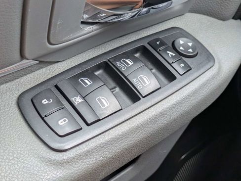 Used 2020 RAM 1500 Classic SLT RWD image 22