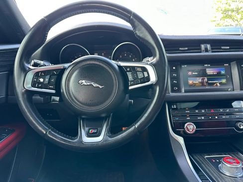 Used 2016 Jaguar XF S AWD/4WD image 28