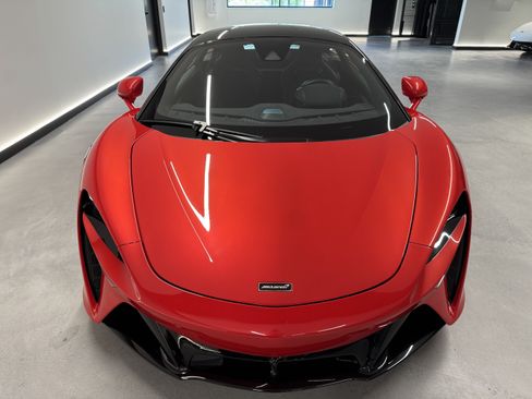 Used 2023 McLaren Artura RWD image 7