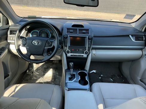 Used 2012 Toyota Camry XLE w/ Leather Pkg FWD image 17