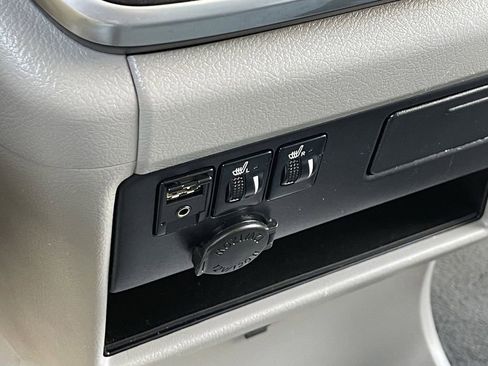 Used 2015 Toyota Sienna XLE w/ XLE Navigation Package FWD image 30