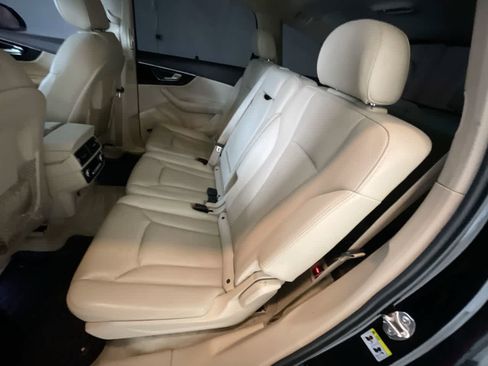 Used 2019 Audi Q7 3.0T Premium Plus w/ Premium Plus Package image 23