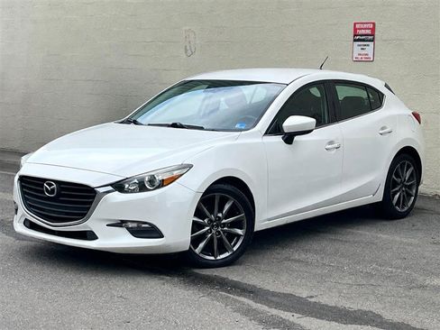 Used 2018 MAZDA MAZDA3 Touring FWD image 1