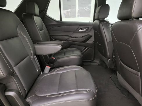 Used 2023 Chevrolet Traverse LT image 40