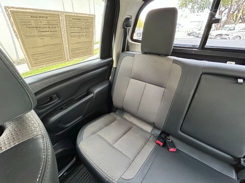 Used 2016 Nissan Titan S image 12
