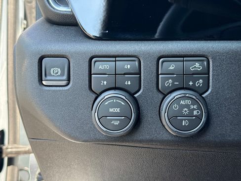 Used 2026 Chevrolet Silverado 2500 High Country w/ Max Trailering Package AWD/4WD image 32