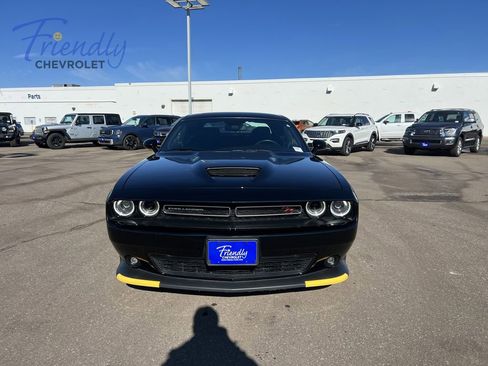 Used 2022 Dodge Challenger R/T RWD image 2