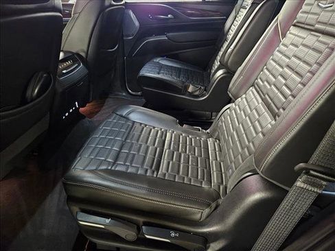 Used 2023 Cadillac Escalade Sport Platinum w/ LPO, ONYX Package image 18