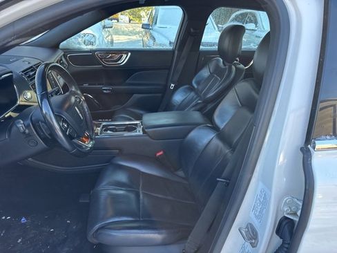 Used 2018 Lincoln Continental Select w/ Technology Package image 7