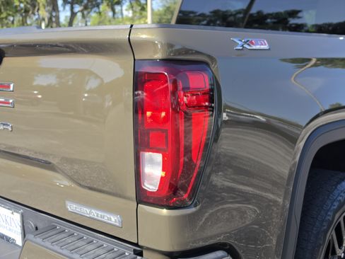 Used 2023 GMC Sierra 1500 Elevation w/ X31 Off-Road Package AWD/4WD image 14