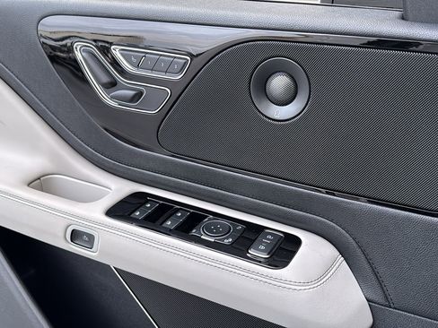 New 2026 Lincoln Aviator AWD image 28