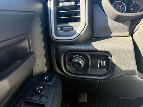 Used 2024 RAM 3500 Tradesman w/ Chrome Appearance Group image 27