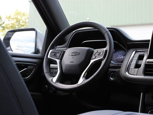 Used 2024 Chevrolet Suburban Z71 w/ Luxury Package AWD/4WD image 50
