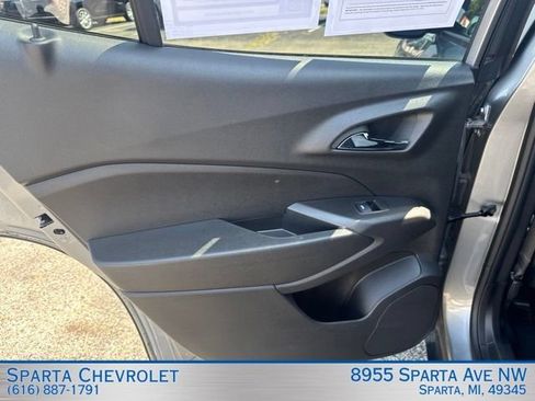 Used 2024 Chevrolet Trax RS w/ Driver Confidence Package FWD image 25