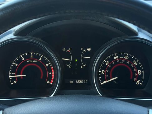 Used 2011 Toyota Highlander SE w/ Tow Pkg image 19