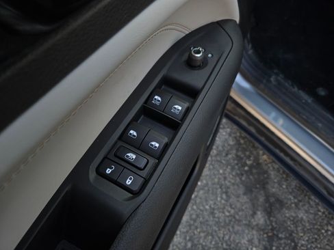 Used 2024 Jeep Compass Limited image 12