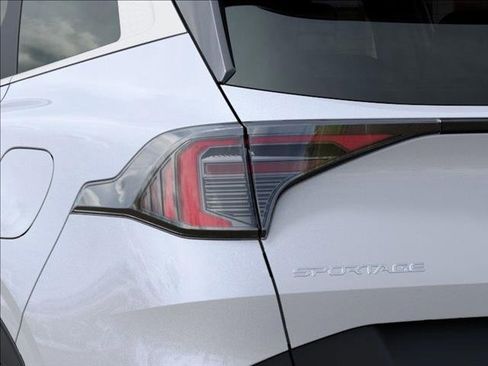 New 2026 Kia Sportage EX image 11
