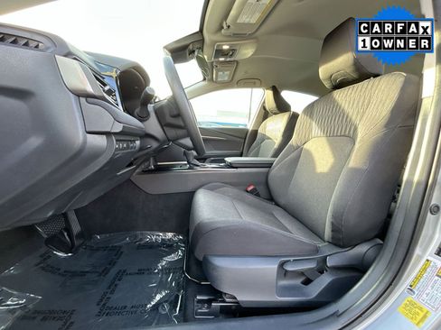 Used 2025 Toyota Camry SE image 22