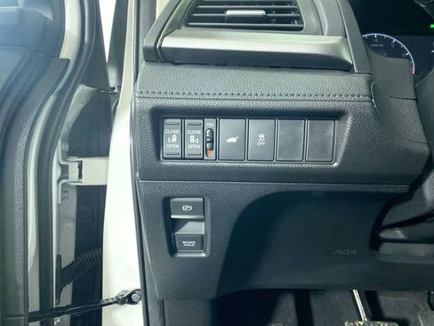 Certified 2026 Honda Odyssey EX-L image 16