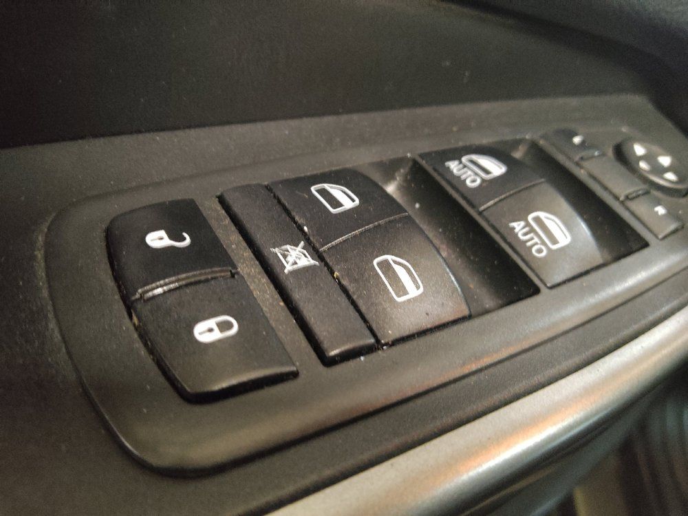 Used 2019 Jeep Cherokee Latitude Plus AWD/4WD image 27