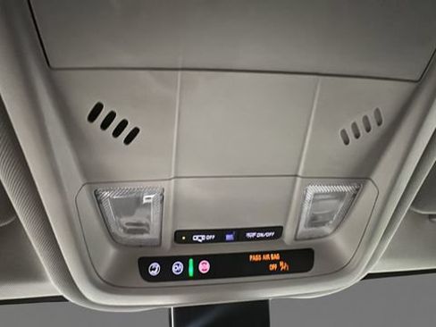 Used 2024 Chevrolet Equinox LT FWD image 20