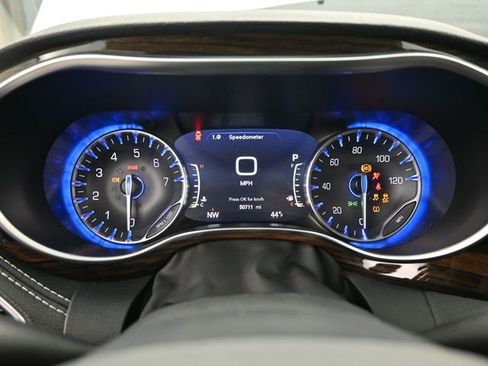 Used 2024 Chrysler Pacifica Limited w/ Trailer Tow Group image 32