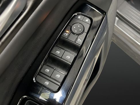 Used 2025 Nissan Pathfinder SL w/ SL Premium Package AWD/4WD image 22
